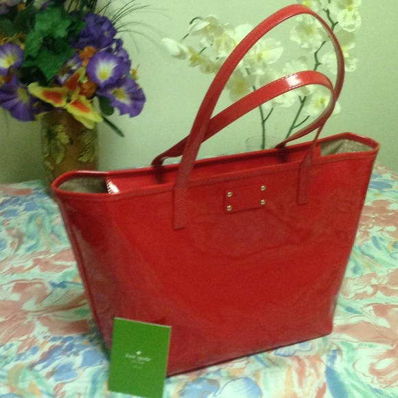 kate spade Handbags - KATE SPADE ♠️ TOTE 👜